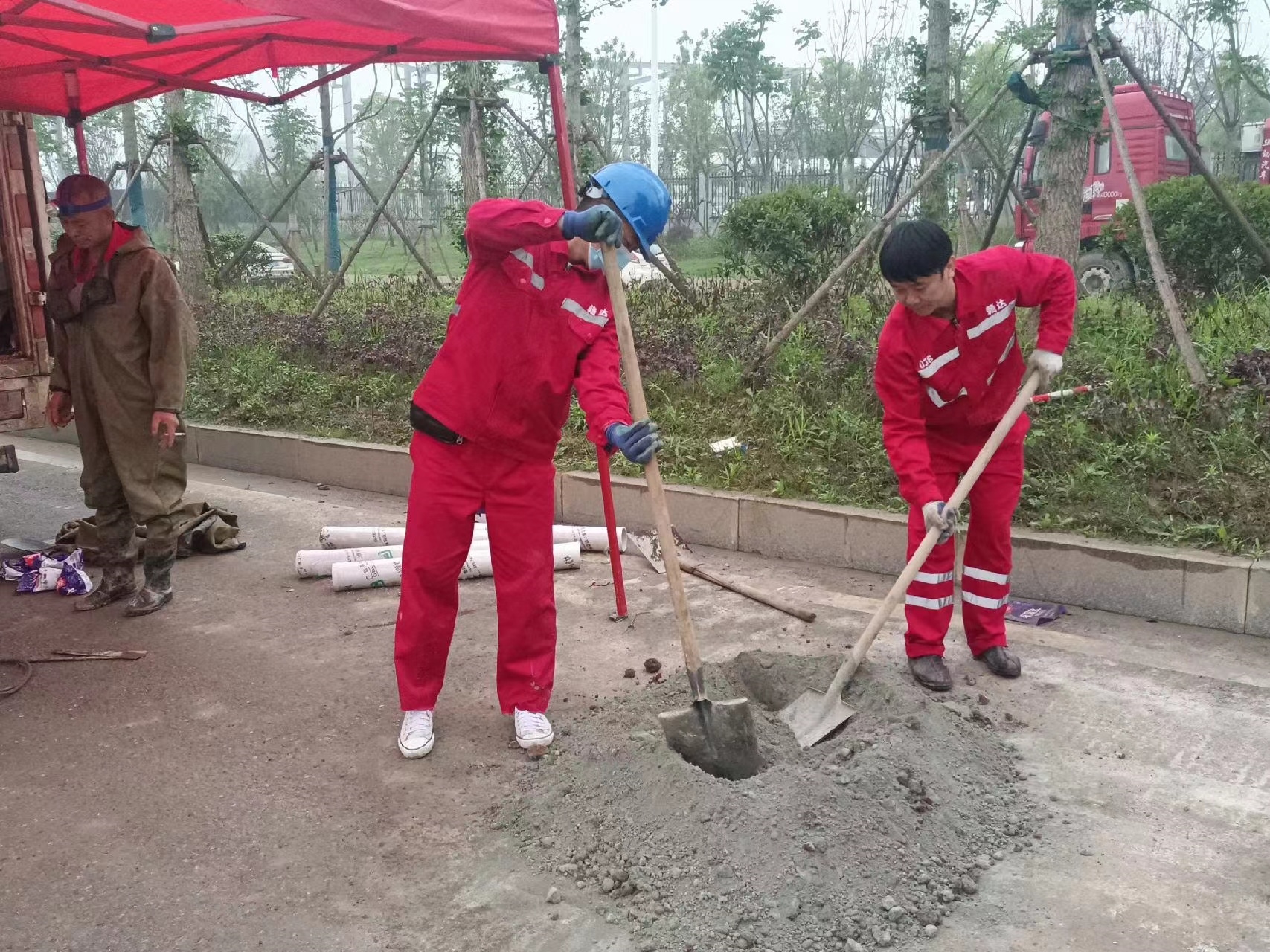 新龙管道疏通哪家好】及时进行市政管道清淤